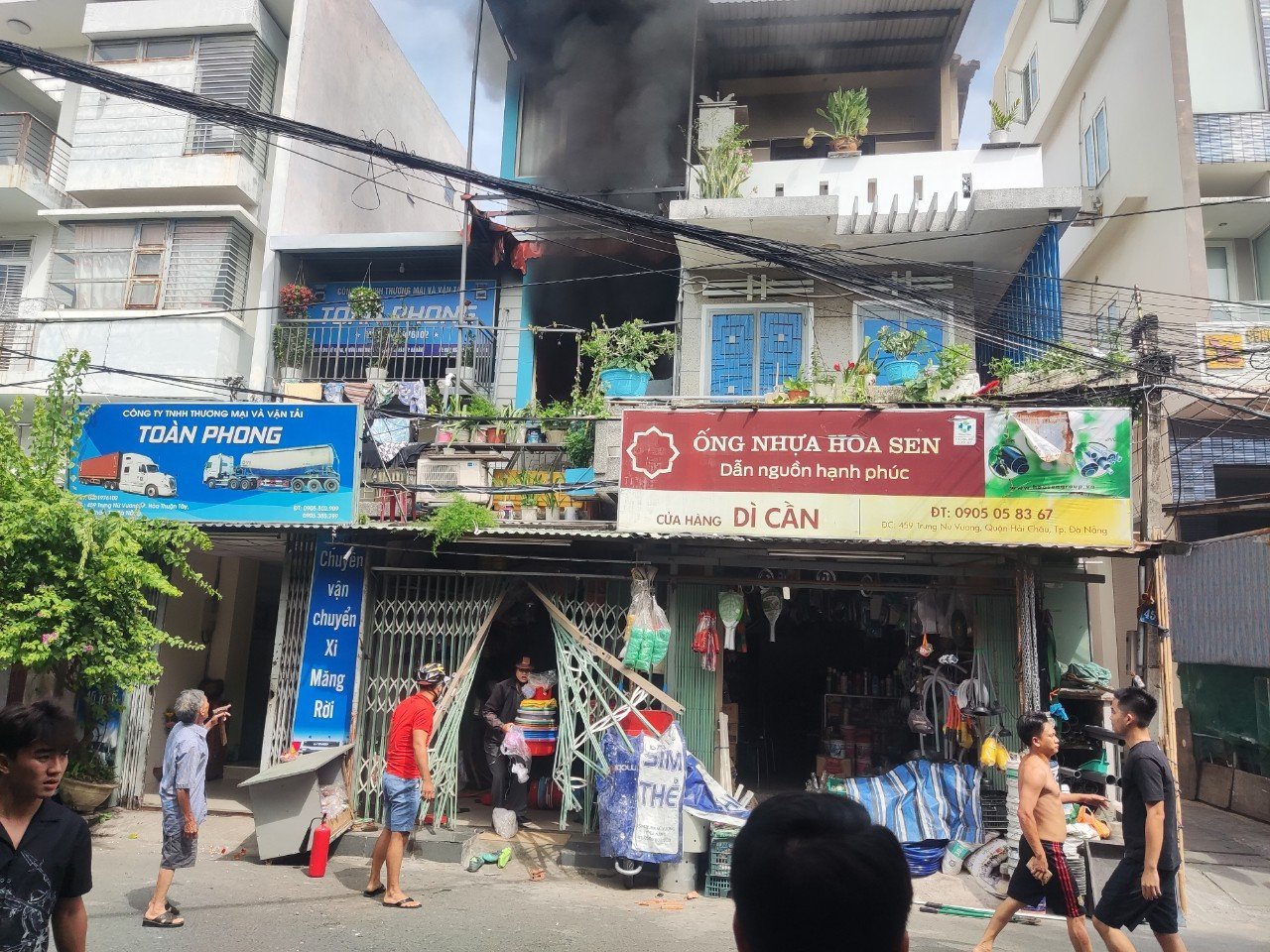 Dù đã từng chứng kiến một vụ cháy nhà và tử vong vào năm 2024, Đà Nẵng vẫn là một thành phố đầy sức sống và hấp dẫn. Nơi đây có những địa điểm du lịch tuyệt vời, những món ăn ngon miệng và một nền văn hoá độc đáo. Hãy đến với hình ảnh để tìm hiểu thêm về sự phát triển không ngừng của Đà Nẵng.