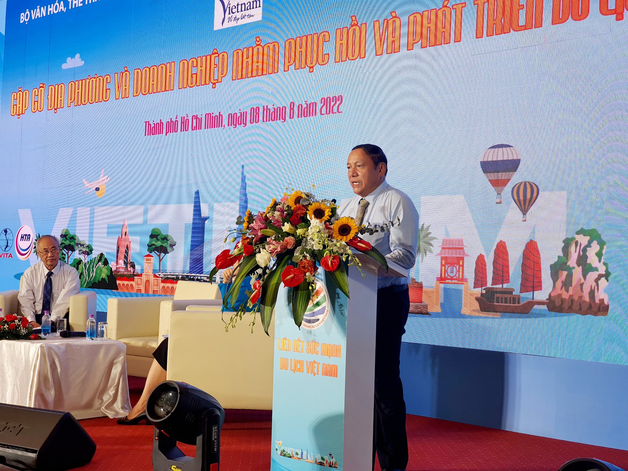 Không khách du lịch nào chấp nhận “chặt chém”! - Ảnh 1. Không khách du lịch nào chấp nhận “chặt chém”! - Ảnh 1.