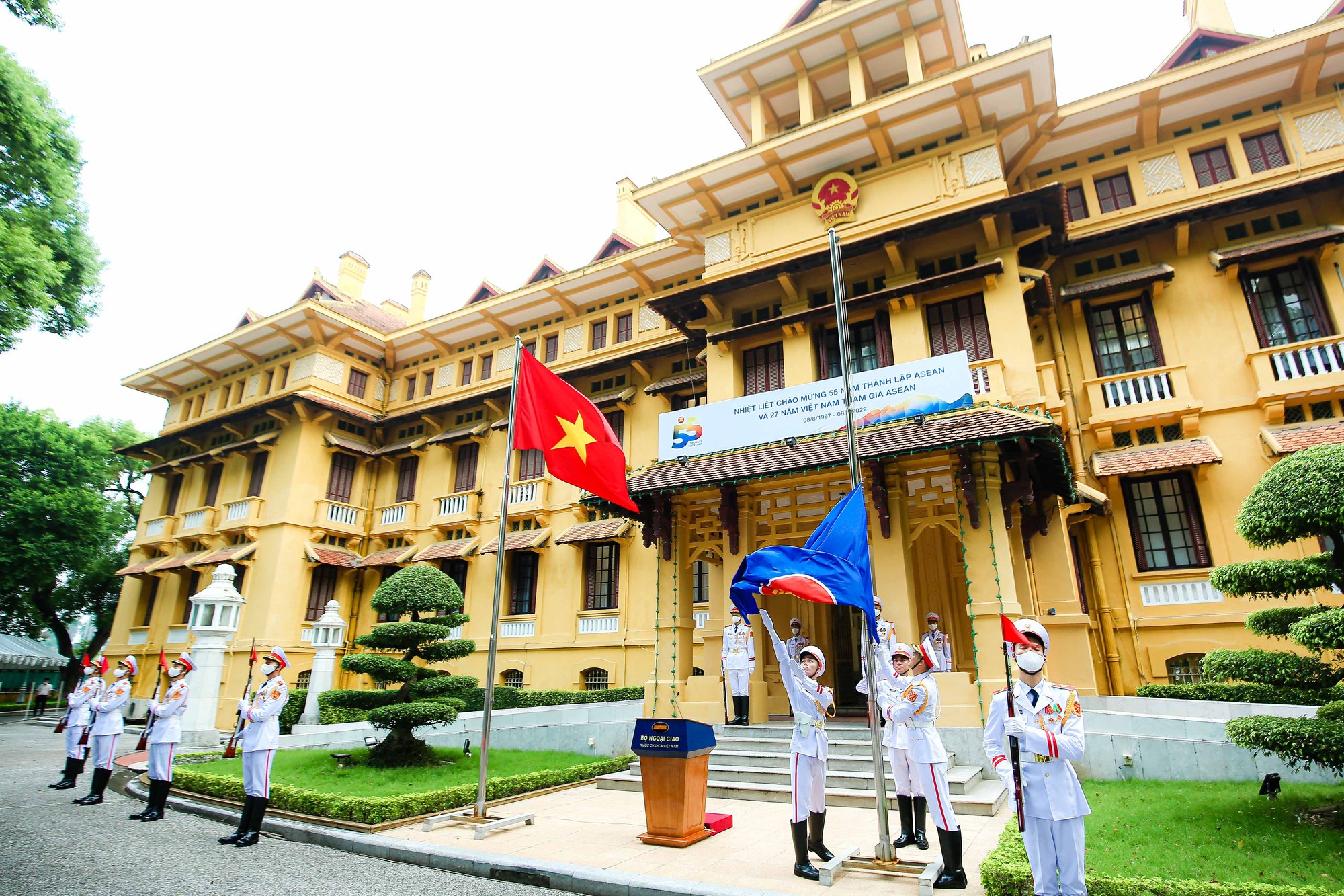 Thượng cờ kỷ niệm 55 năm thành lập ASEAN - Ảnh 6.