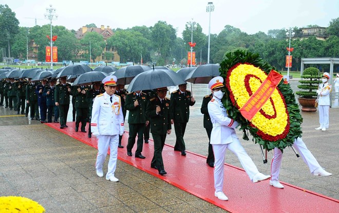 Lãnh đạo Đảng, Nhà nước vào Lăng viếng Chủ tịch Hồ Chí Minh - Ảnh 6.