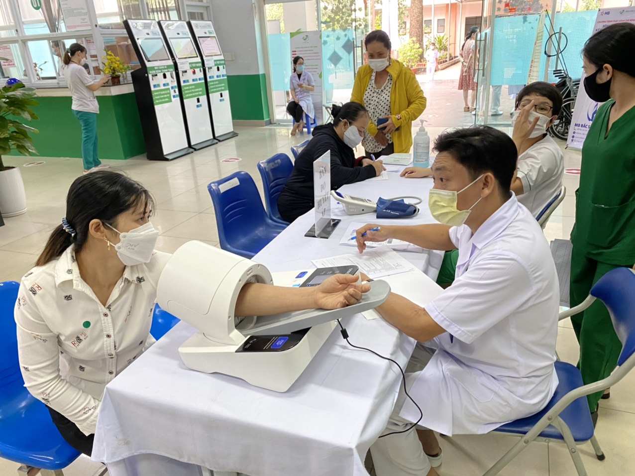 TP HCM: Thêm 1 đơn vị giảm gánh nặng điều trị bệnh ung thư - Ảnh 2. TP HCM: Thêm 1 đơn vị giảm gánh nặng điều trị bệnh ung thư - Ảnh 2.