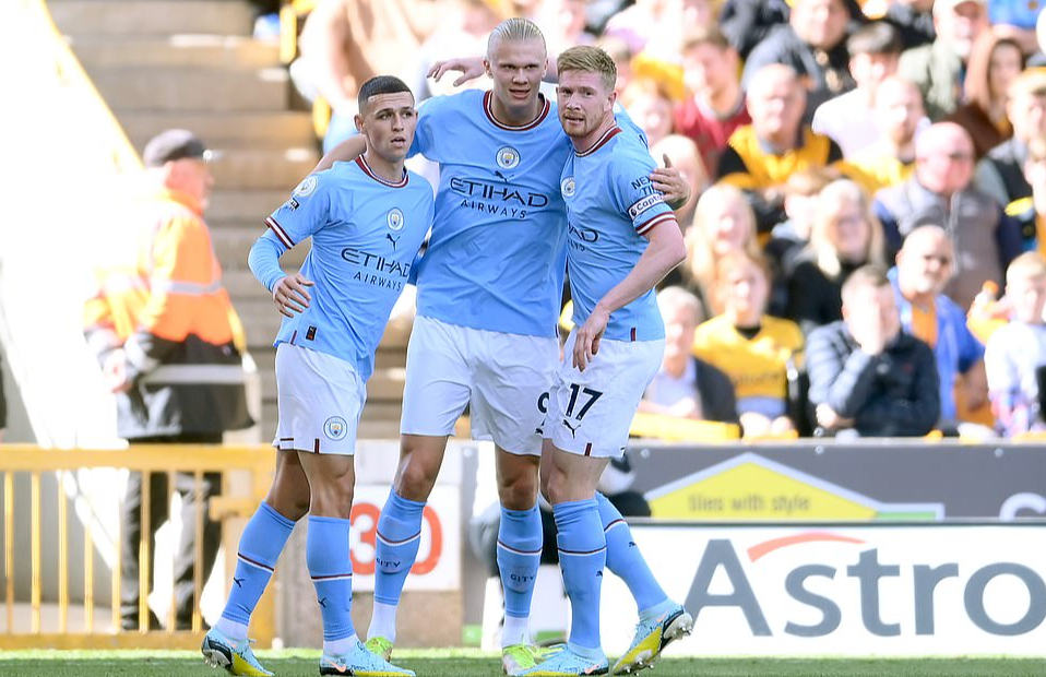 Haaland bùng nổ, Man City đánh bại Wolves, chiếm ngôi đầu Ngoại hạng Anh - Ảnh 9.