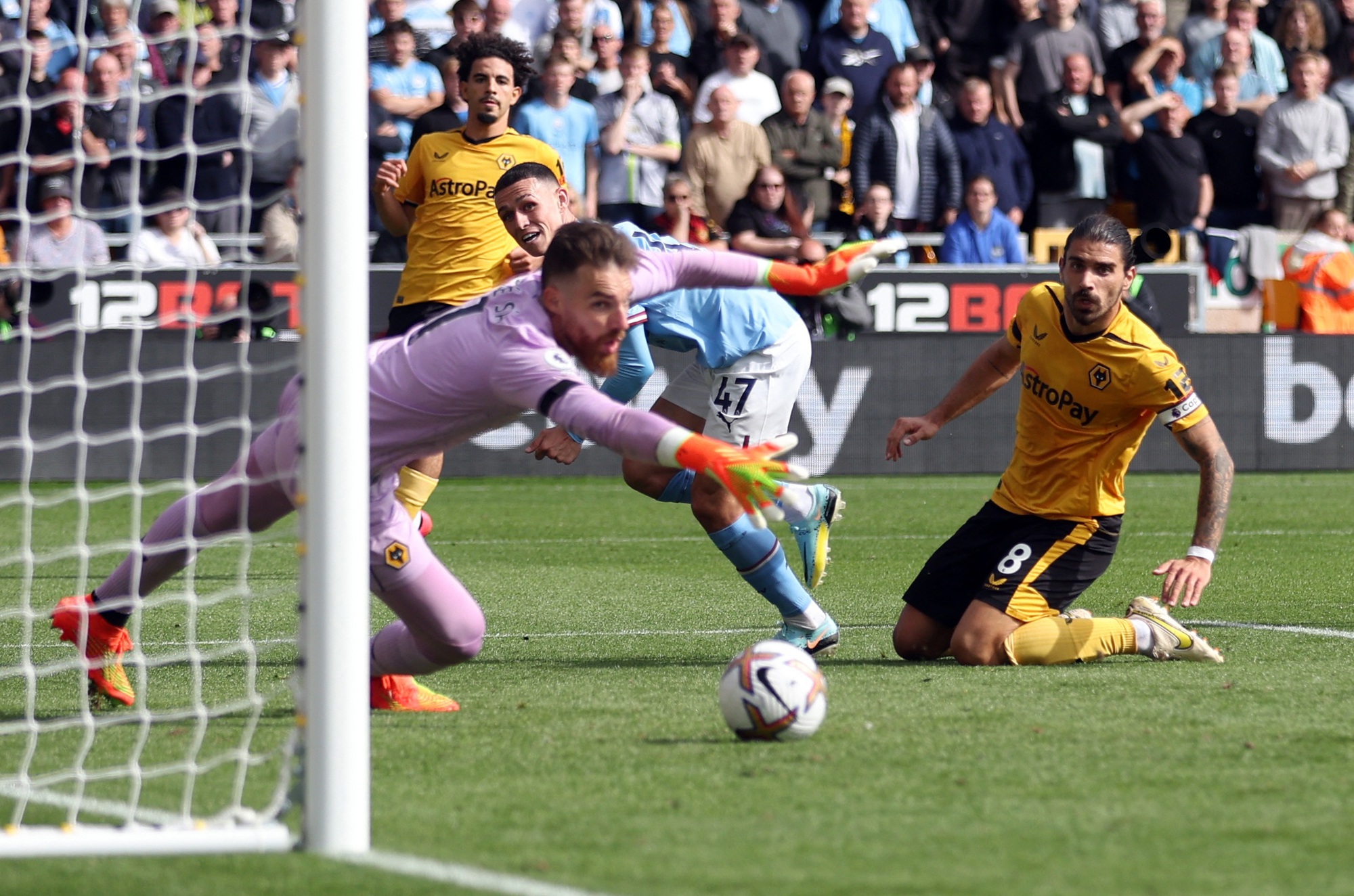 Haaland bùng nổ, Man City đánh bại Wolves, chiếm ngôi đầu Ngoại hạng Anh - Ảnh 7.