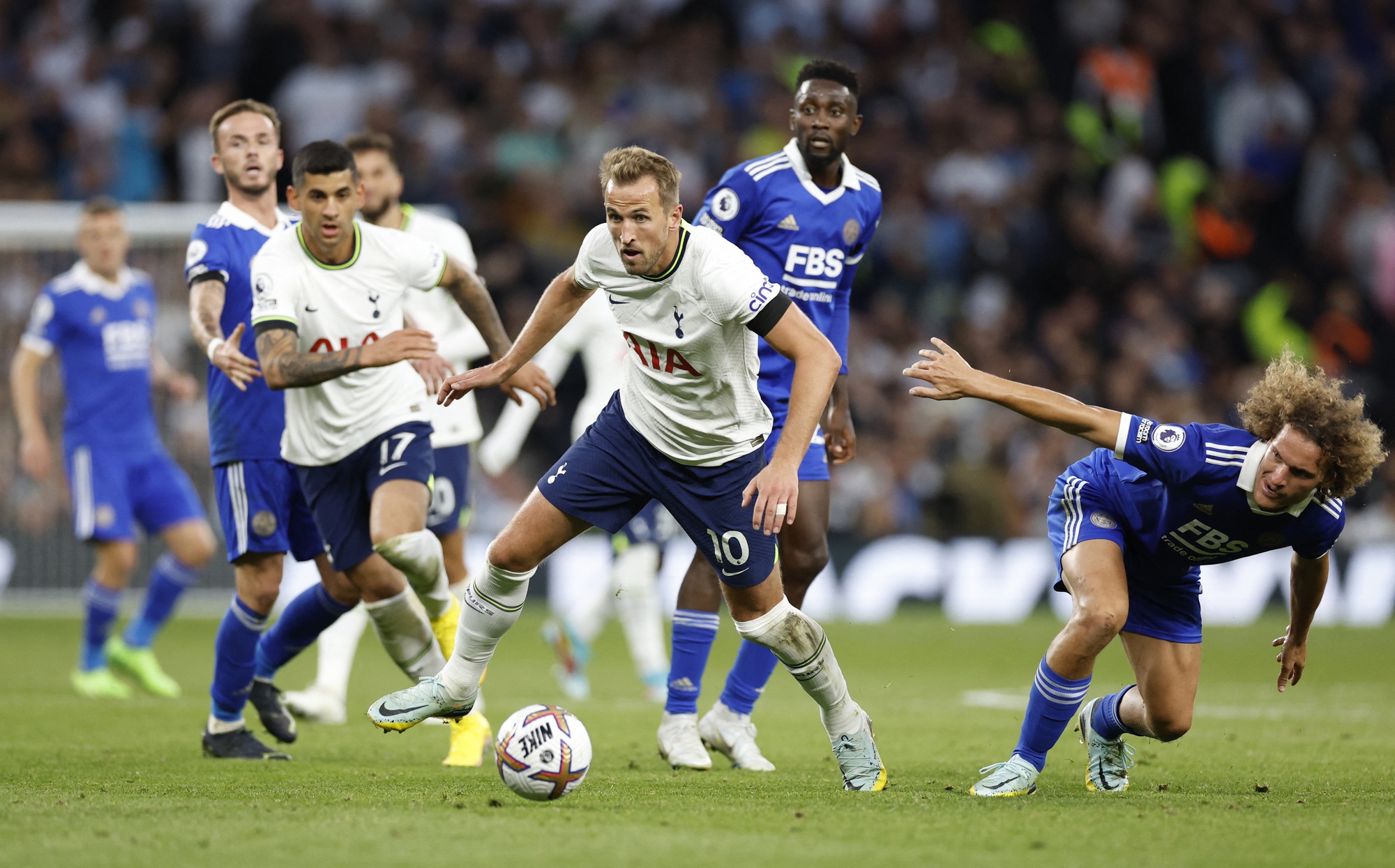 Siêu dự bị lập hat-trick 14 phút, Tottenham áp sát đỉnh bảng Ngoại hạng - Ảnh 2.