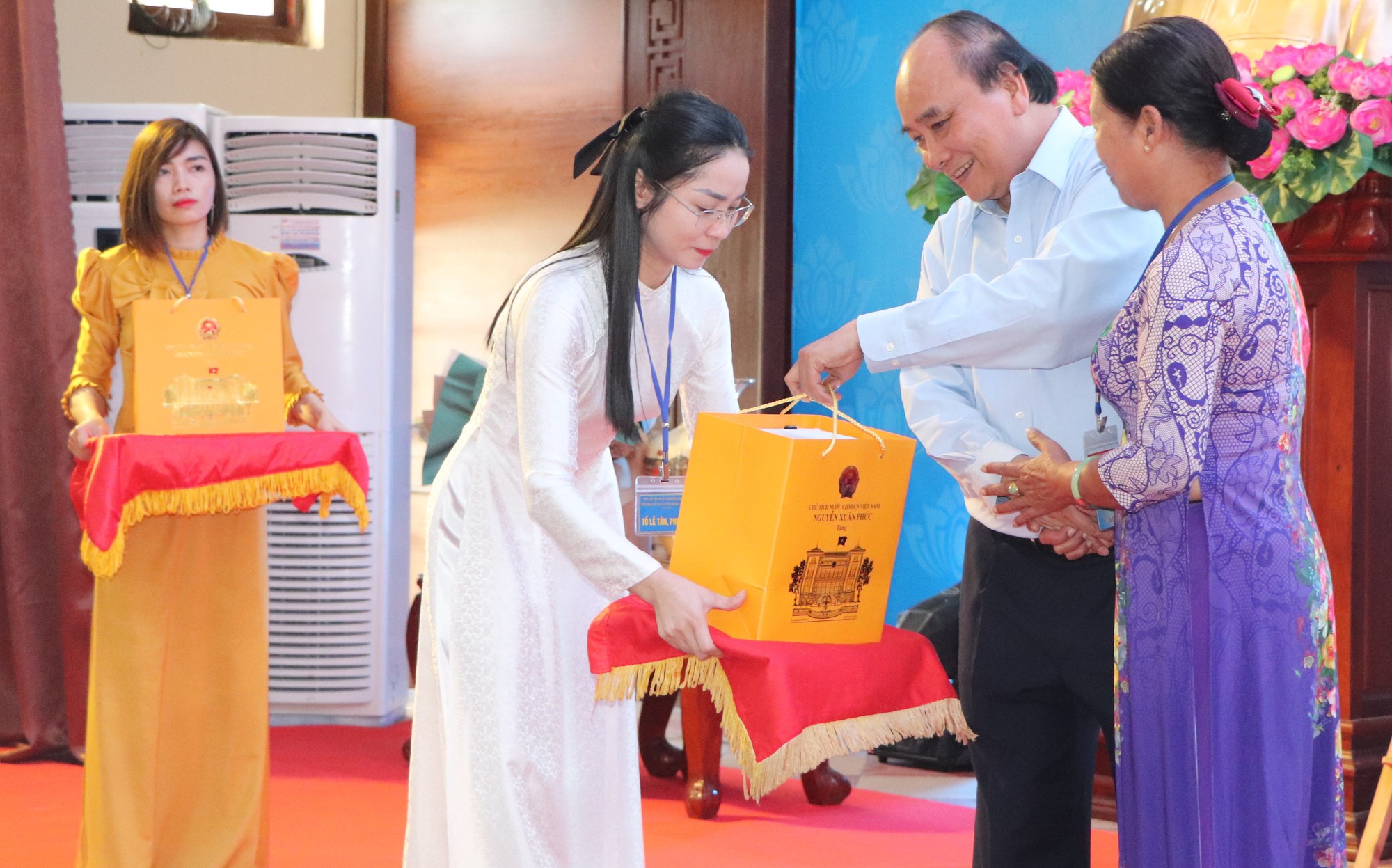Chia sẻ của Chủ tịch nước Nguyễn Xuân Phúc ở huyện Đại Lộc, Quảng Nam - Ảnh 10. Chia sẻ của Chủ tịch nước Nguyễn Xuân Phúc ở huyện Đại Lộc, Quảng Nam - Ảnh 10.