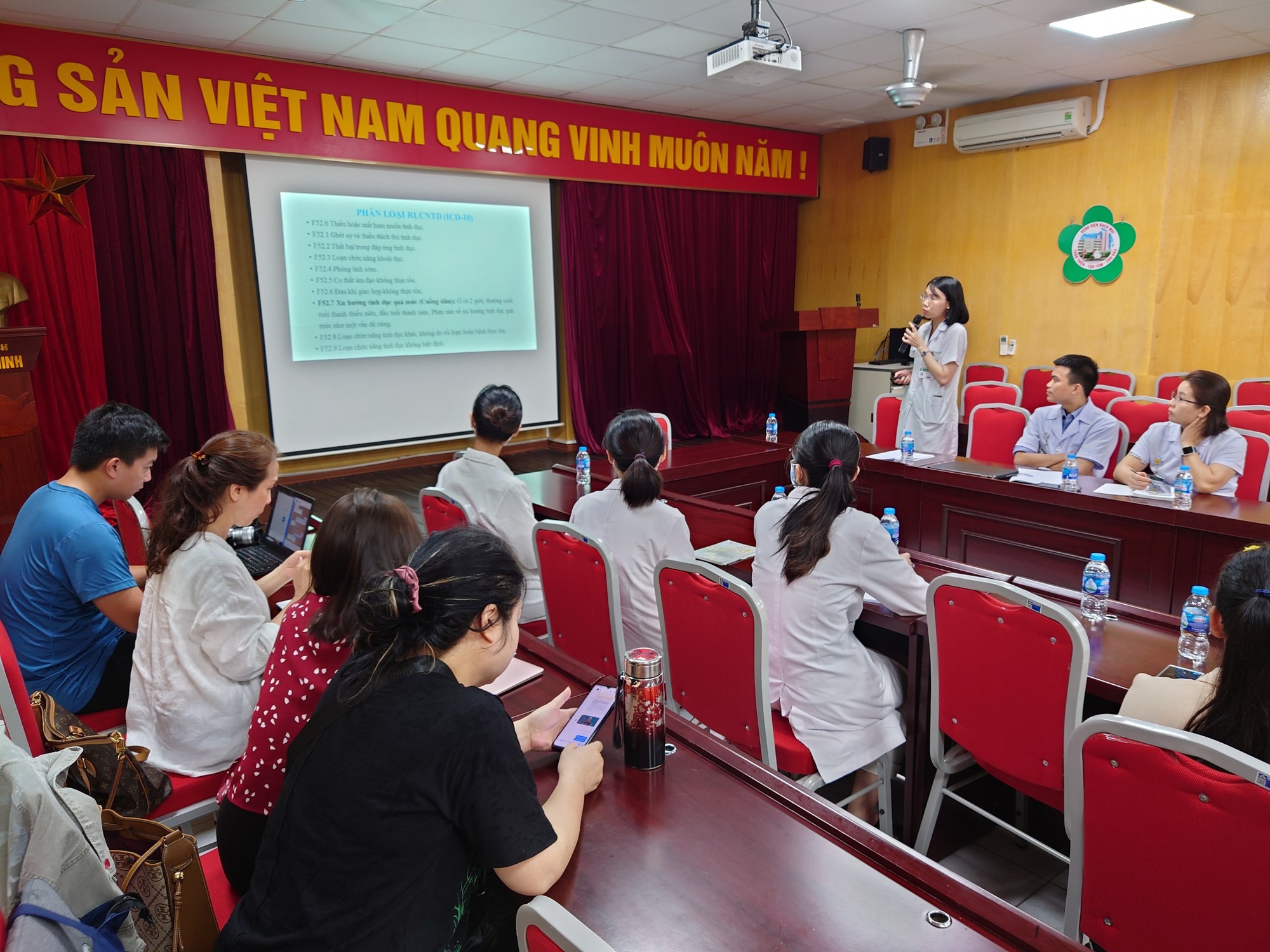 Hưng phấn tình dục thái quá, nam thanh niên 24 tuổi phải nhập viện điều trị - Ảnh 2. Hưng phấn tình dục thái quá, nam thanh niên 24 tuổi phải nhập viện điều trị - Ảnh 2.