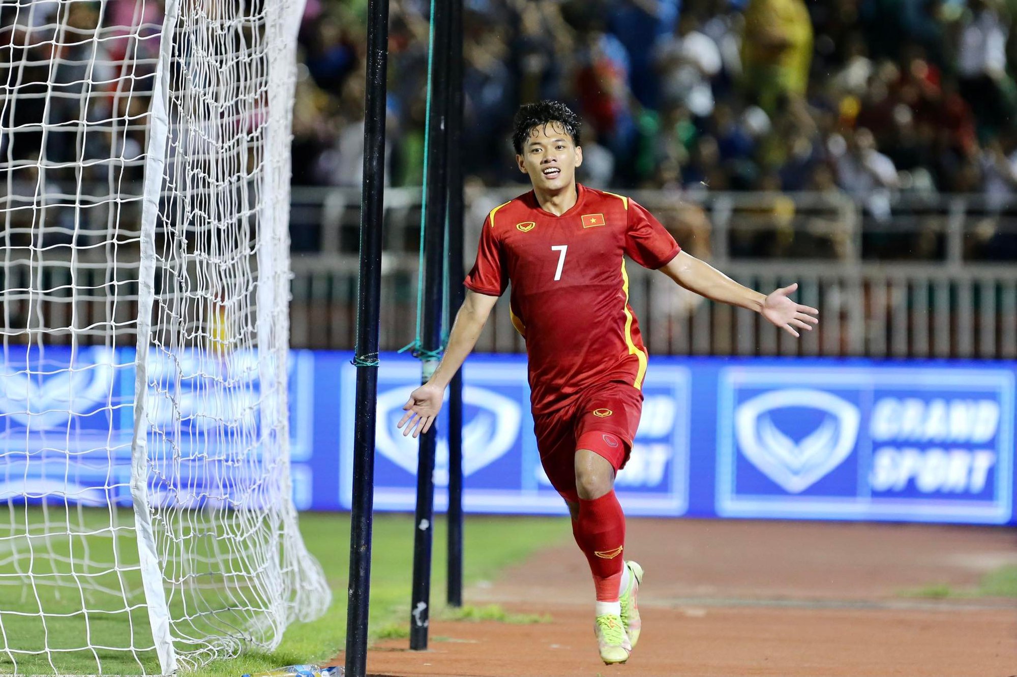 Đội tuyển Việt Nam đại thắng trên sân Thống Nhất - Ảnh 5.