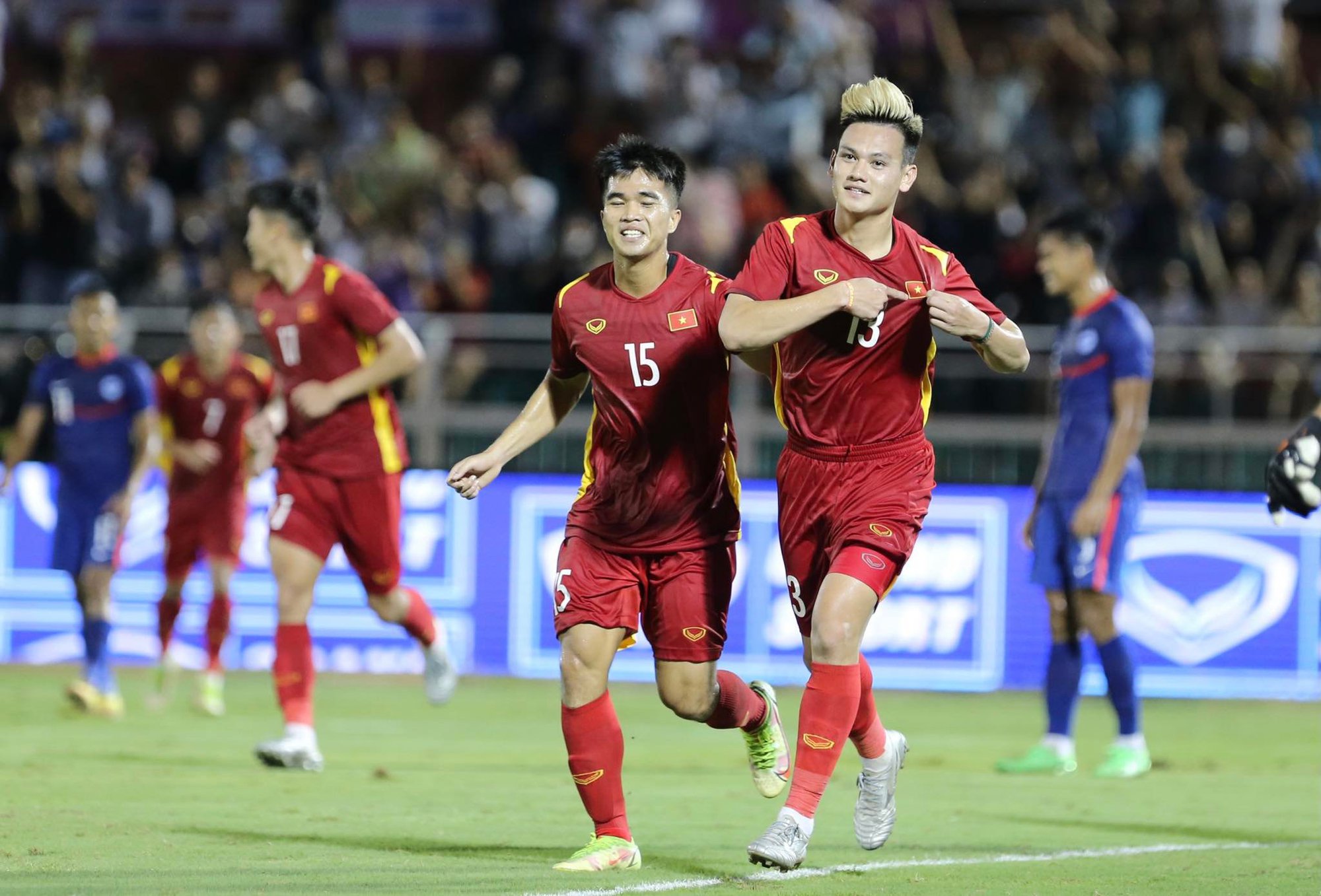 Đội tuyển Việt Nam đại thắng trên sân Thống Nhất - Ảnh 6.