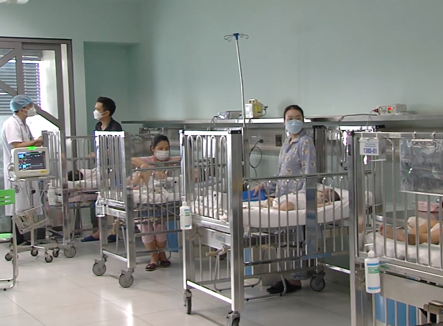Hơn 1.400 trẻ mắc Adenovirus, 7 trường hợp tử vong - Ảnh 2. Hơn 1.400 trẻ mắc Adenovirus, 7 trường hợp tử vong - Ảnh 2.