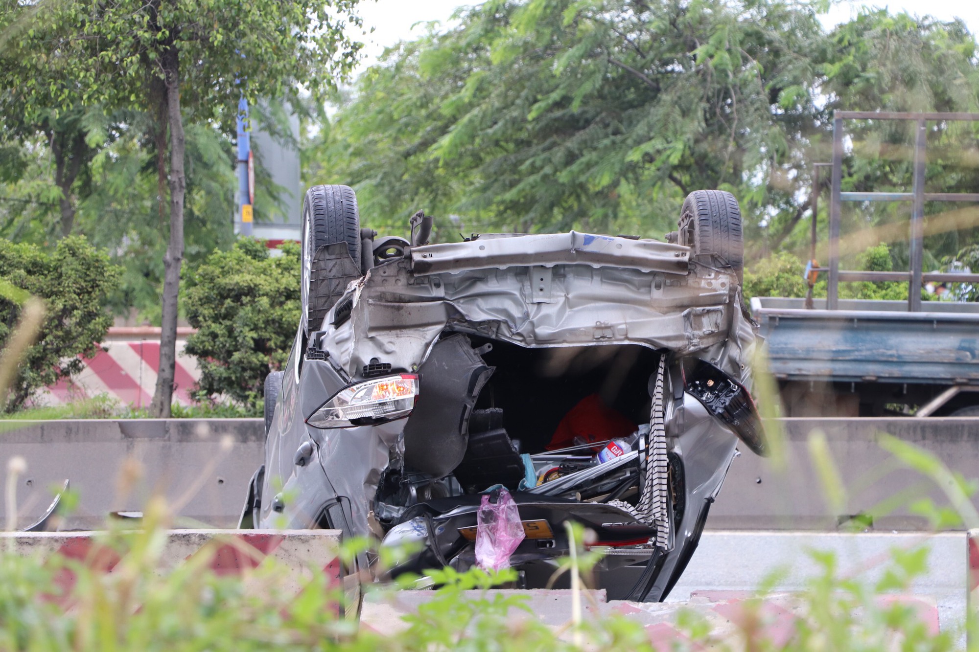 TP HCM: 2 vụ tai nạn giao thông xảy ra liên tiếp, 1 người chết  - Ảnh 2.