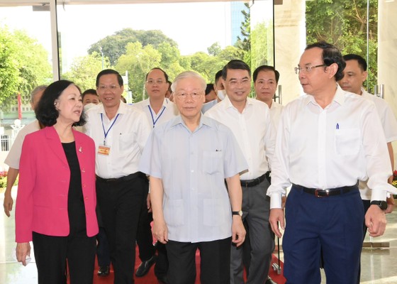 Tổng Bí thư Nguyễn Phú Trọng: Tạo điều kiện tốt nhất để TP HCM phát triển - Ảnh 2. Tổng Bí thư Nguyễn Phú Trọng: Tạo điều kiện tốt nhất để TP HCM phát triển - Ảnh 2.