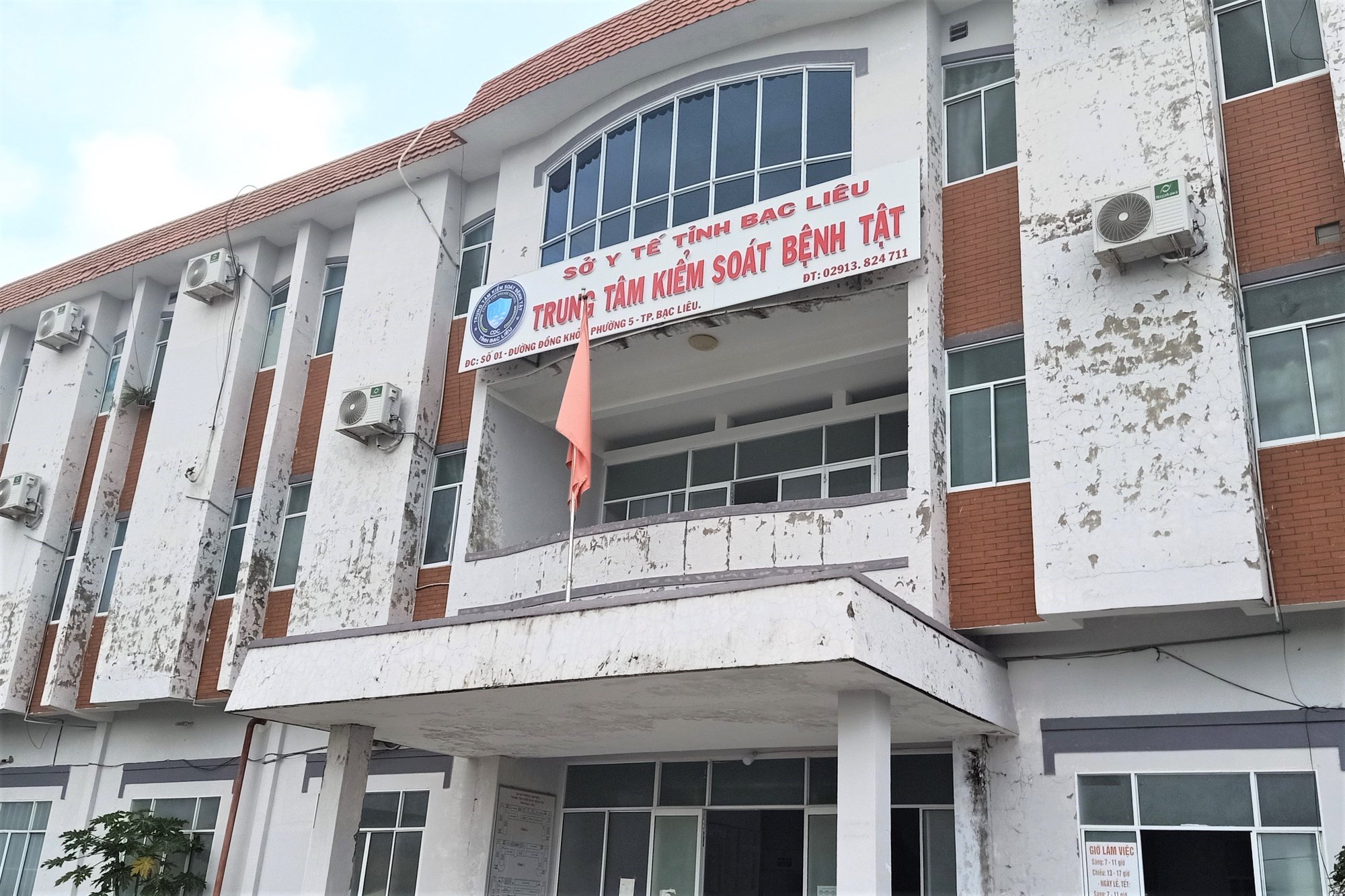 Giám đốc CDC Bạc Liêu cùng 2 thuộc cấp bị kỷ luật do liên quan Việt Á - Ảnh 1. Giám đốc CDC Bạc Liêu cùng 2 thuộc cấp bị kỷ luật do liên quan Việt Á - Ảnh 1.