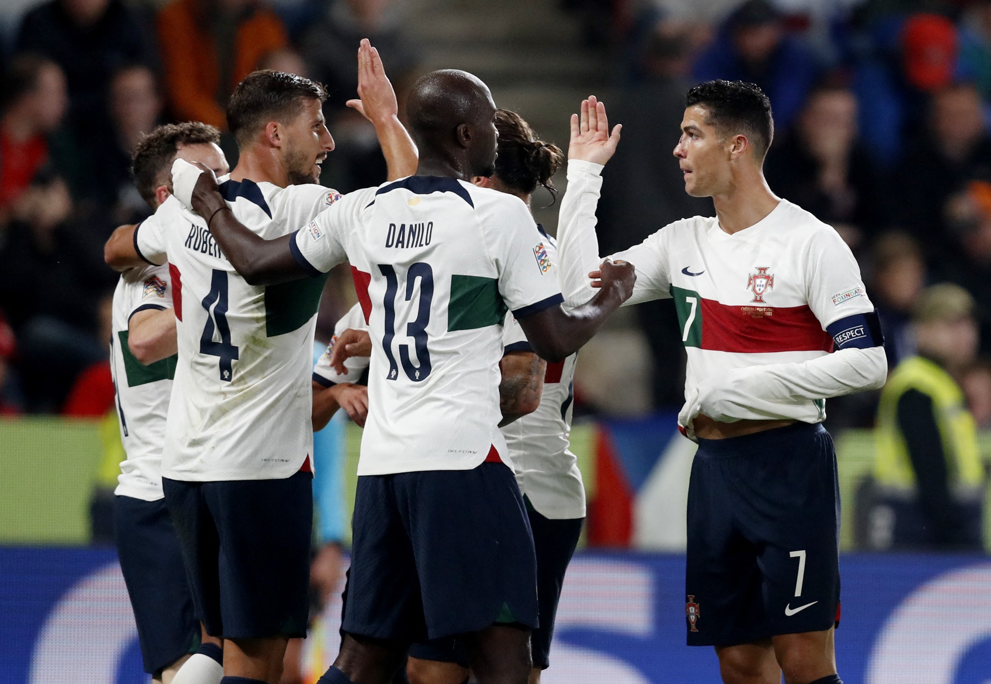Dàn sao Man United tỏa sáng, Bồ Đào Nha mơ vé bán kết Nations League - Ảnh 7.