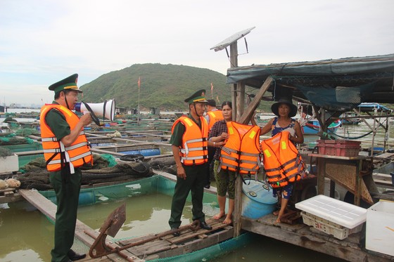 SIÊU BÃO NORU: Hối hả chạy bão ở Thừa Thiên - Huế, Bình Định - Ảnh 17.