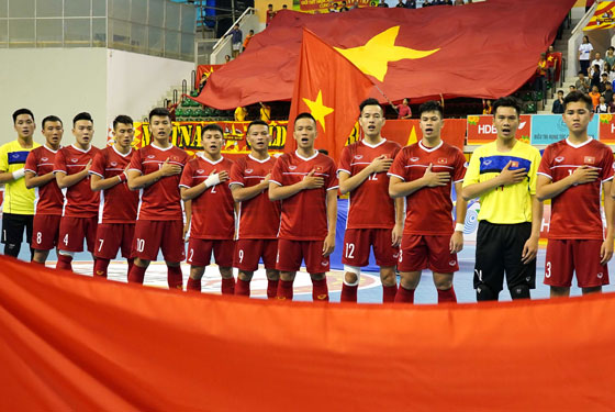 Chờ màn ra quân của futsal Việt Nam - Ảnh 1.