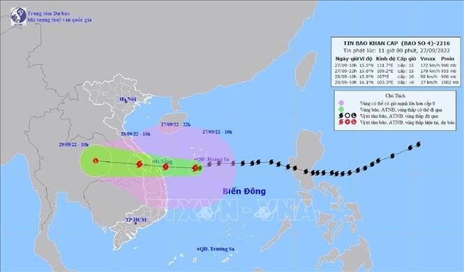 Miền Trung bắt đầu hứng mưa to, gió giật mạnh từ bão số 4 (Noru) - Ảnh 1.