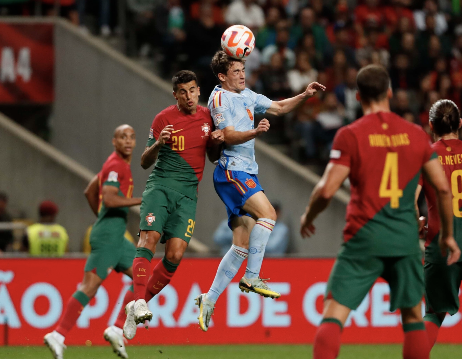 Tây Ban Nha giành vé phút 88, Ronaldo lỗi hẹn Nations League - Ảnh 4.