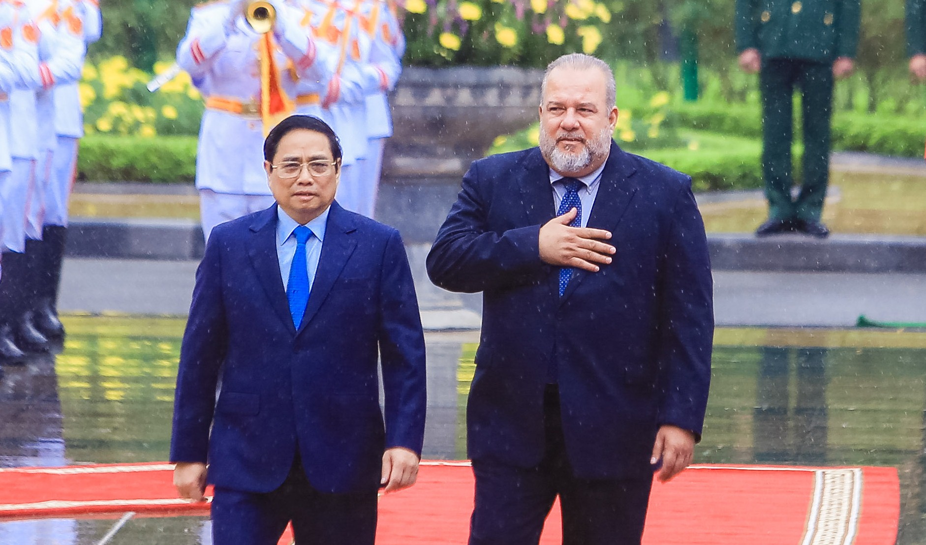 Thủ tướng Phạm Minh Chính đón Thủ tướng Cuba lần đầu thăm chính thức Việt Nam - Ảnh 11.