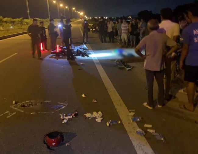 Sau khi tông chết người đi bộ, thanh niên chạy mô tô cũng tử vong - Ảnh 1. Sau khi tông chết người đi bộ, thanh niên chạy mô tô cũng tử vong - Ảnh 1.