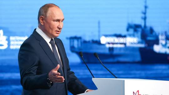 Tổng thống Vladimir Putin tuyên bố rắn giữa cơn sốt trừng phạt - Ảnh 1.