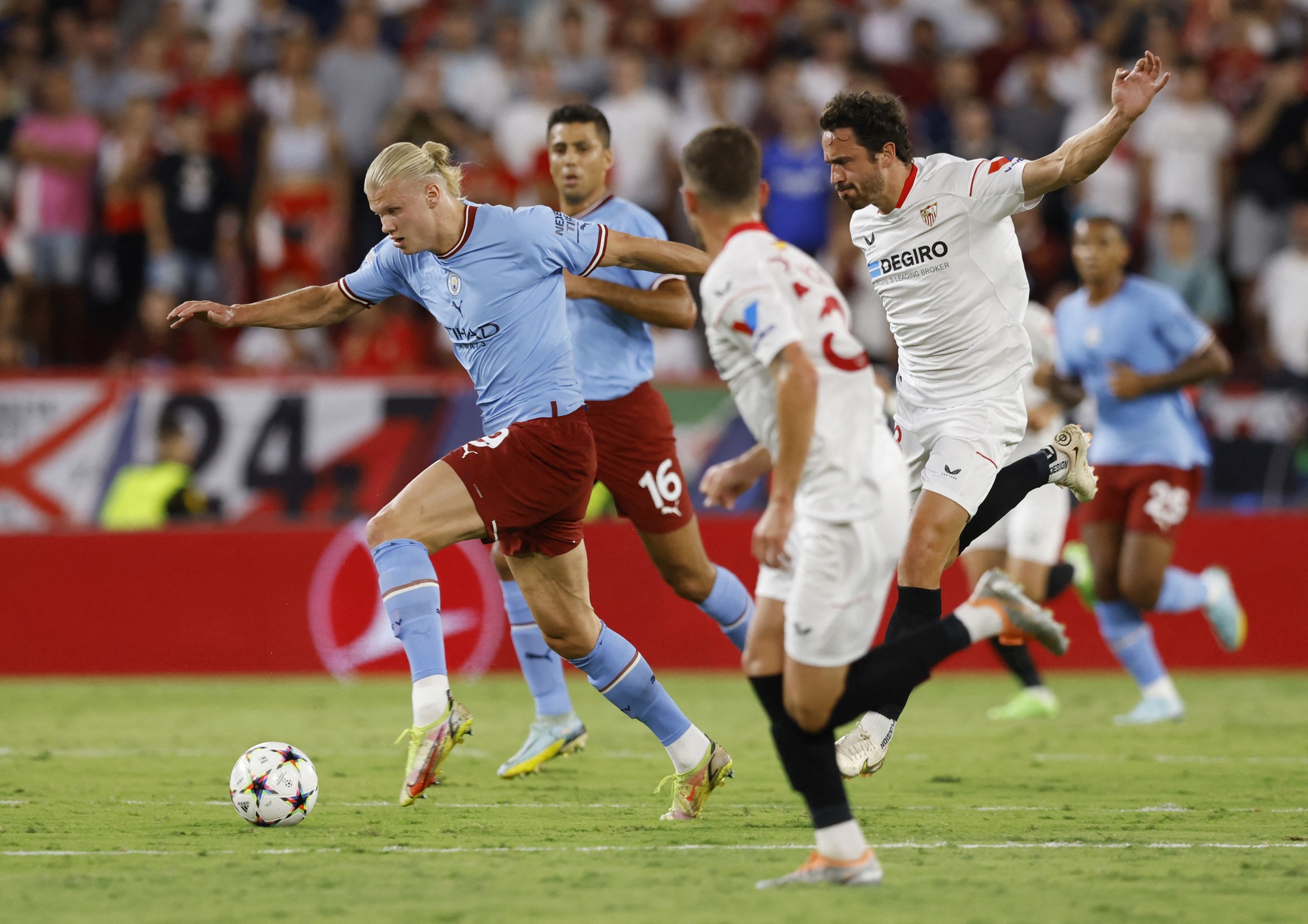 Haaland rực sáng với cú đúp, Man City đại thắng ở Sevilla - Ảnh 2.