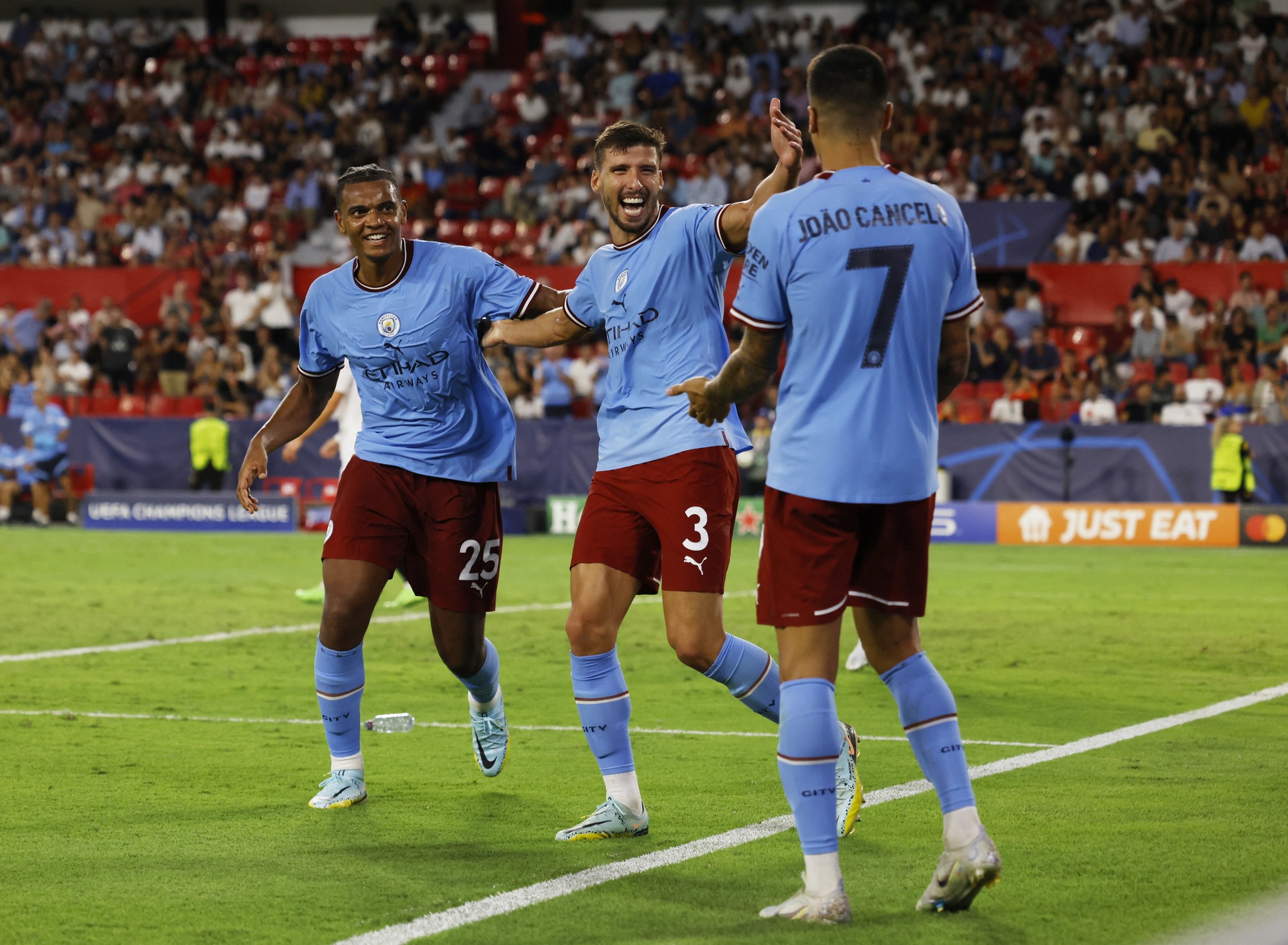 Haaland rực sáng với cú đúp, Man City đại thắng ở Sevilla - Ảnh 4.