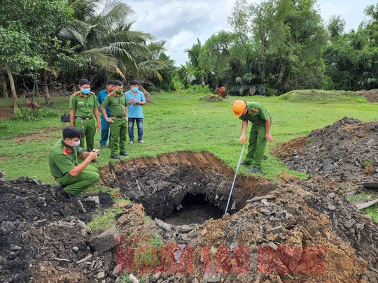 Phát hiện bãi chôn lấp chất thải nguy hại rất lớn tại Trà Vinh - Ảnh 1.