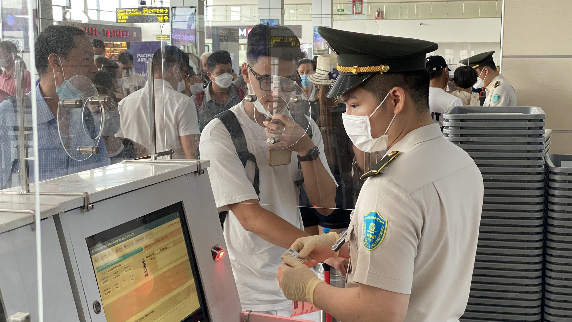 Chây ì nộp phạt, nam hành khách bị cấm bay - Ảnh 1. Chây ì nộp phạt, nam hành khách bị cấm bay - Ảnh 1.