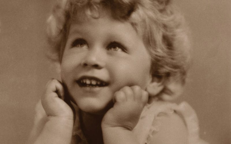 Những điều &iacute;t ai biết về Nữ ho&agrave;ng Anh Elizabeth II - Ảnh 3.