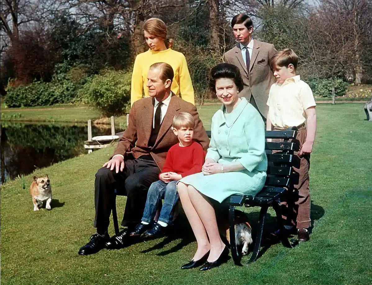 Những điều &iacute;t ai biết về Nữ ho&agrave;ng Anh Elizabeth II - Ảnh 7.