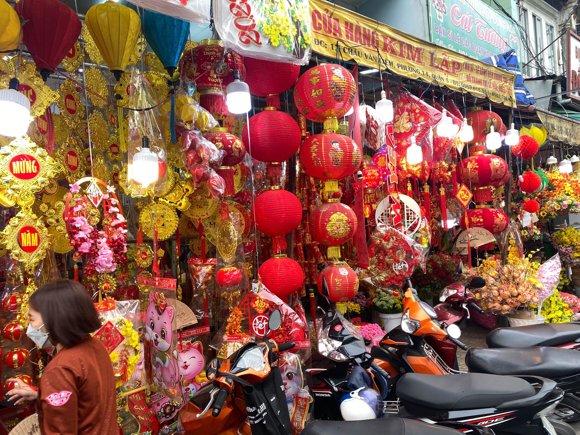 Vật trang trí Tết hình mèo lên ngôi - Ảnh 1. Vật trang trí Tết hình mèo lên ngôi - Ảnh 1.