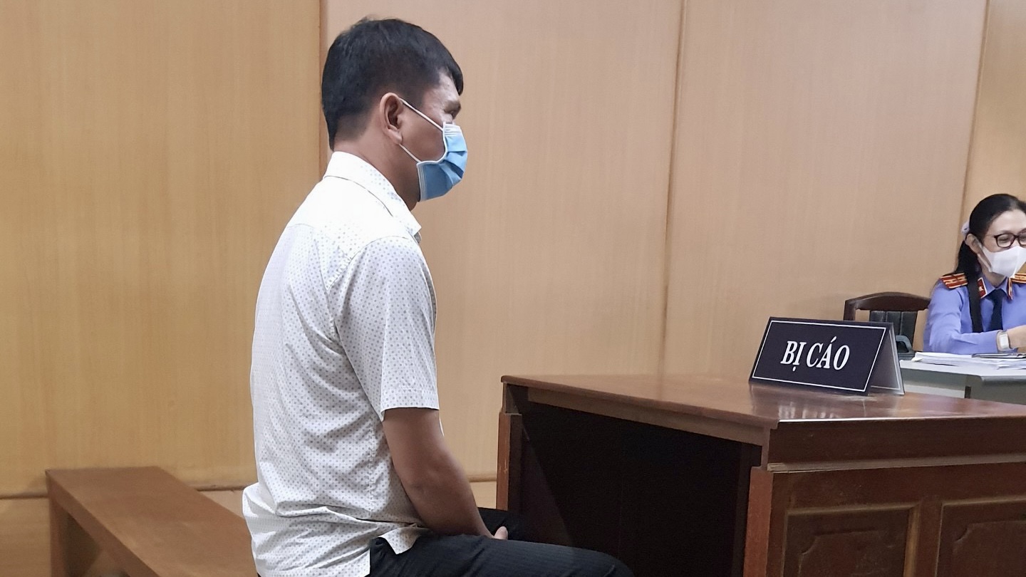 Tr&agrave;o lưu d&ugrave;ng nước tiểu để tắm v&agrave; những nguy cơ tiềm ẩn cho sức khỏe - Ảnh 2.