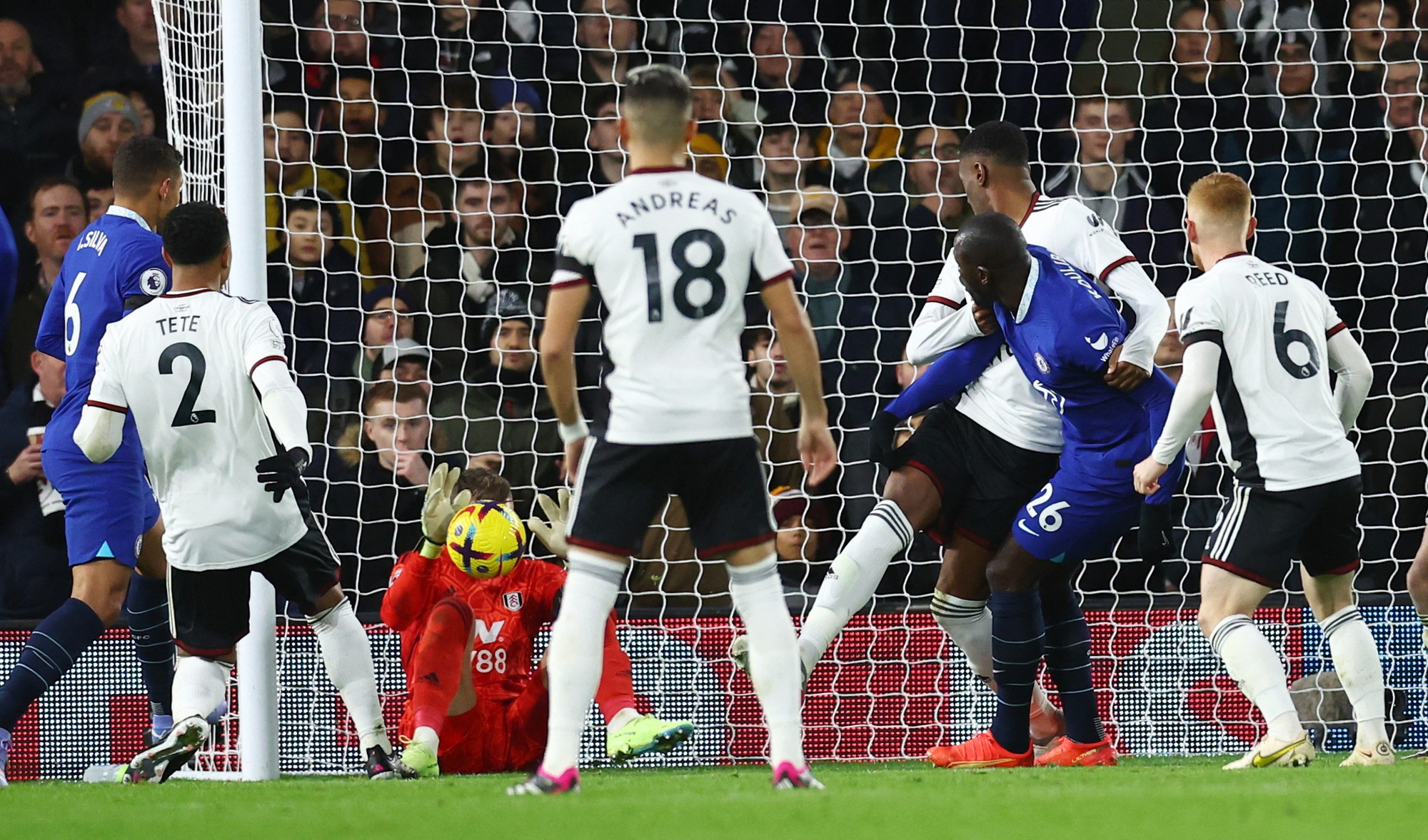 Tân binh Joao Felix nhận thẻ đỏ ngày ra mắt, Chelsea thua thảm Fulham - Ảnh 5.