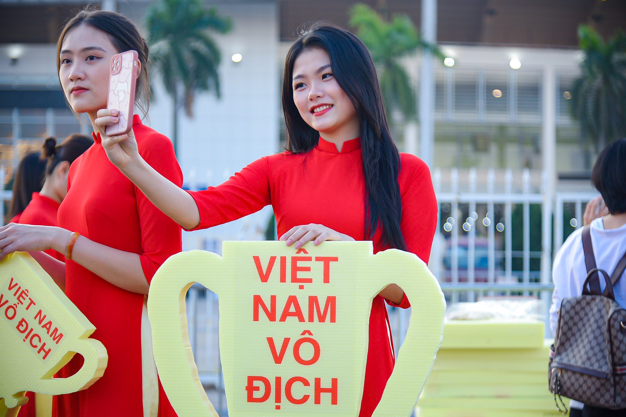 Mỹ Đình rực lửa tiếp sức tuyển Việt Nam đại chiến tuyển Thái Lan - Ảnh 5.
