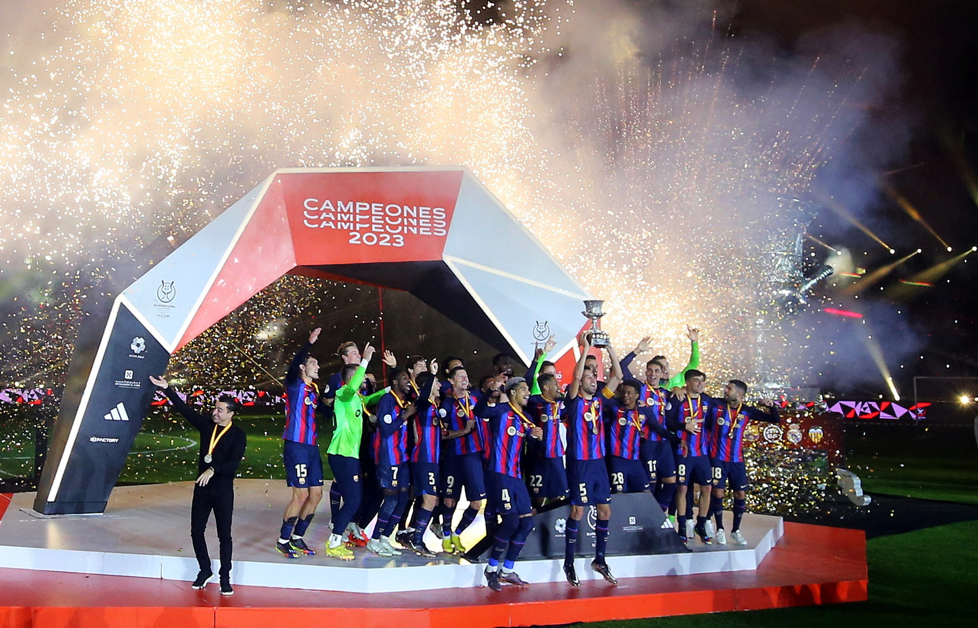 Sao trẻ rực sáng, Barcelona hạ Real Madrid đoạt Siêu cúp - Ảnh 8.
