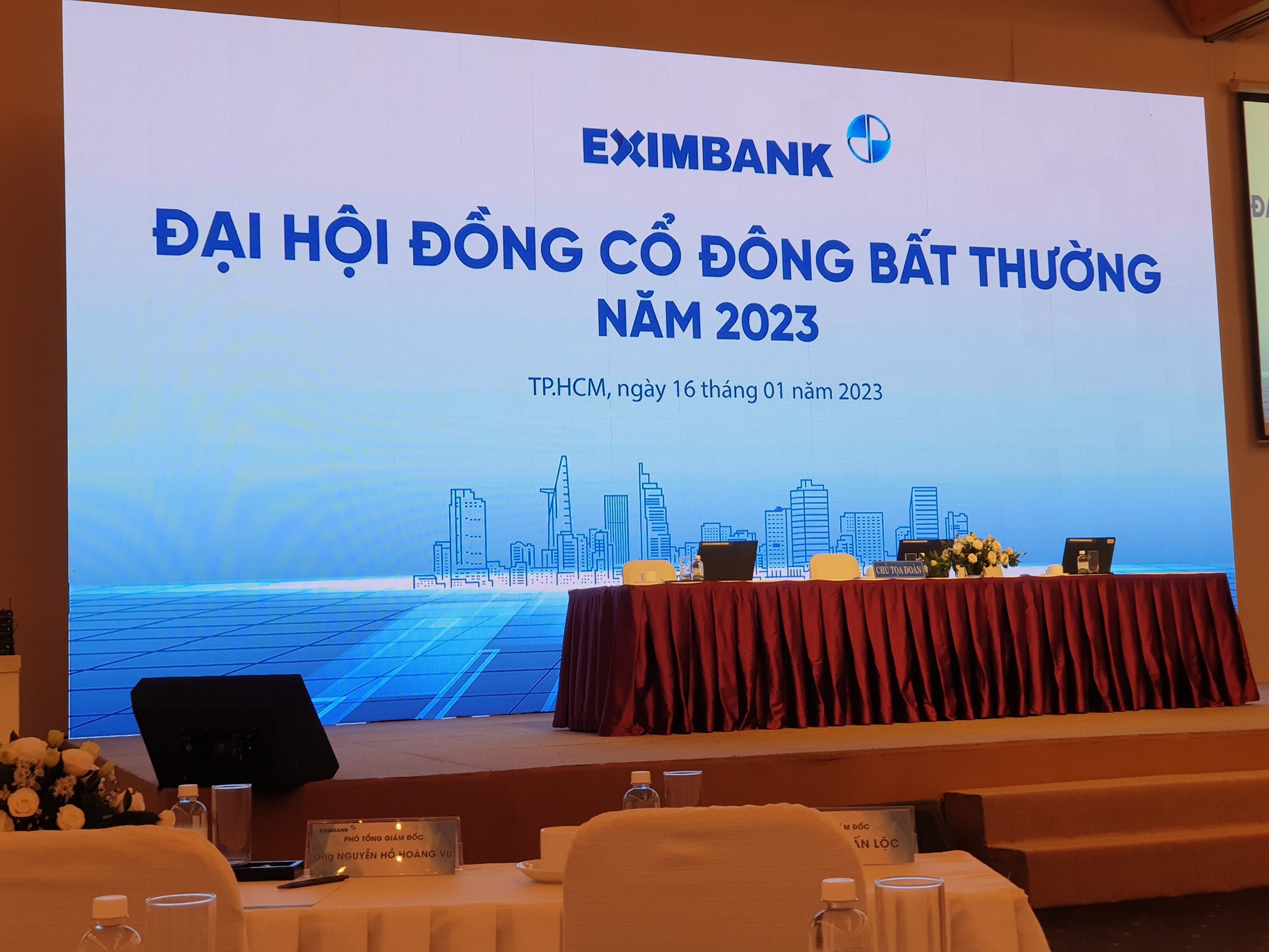 Eximbank không thể tiến hành đại hội cổ đông bất thường - Báo Người lao động