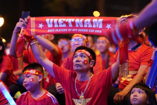 Cổ động viên tiếc nuối khi tuyển Việt Nam bỏ lỡ chức vô địch AFF Cup 2022 - Ảnh 6.