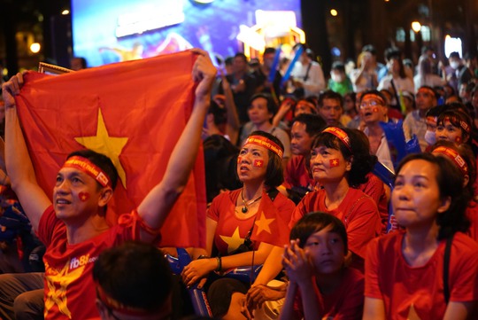 Cổ động viên tiếc nuối khi tuyển Việt Nam bỏ lỡ chức vô địch AFF Cup 2022 - Ảnh 2.