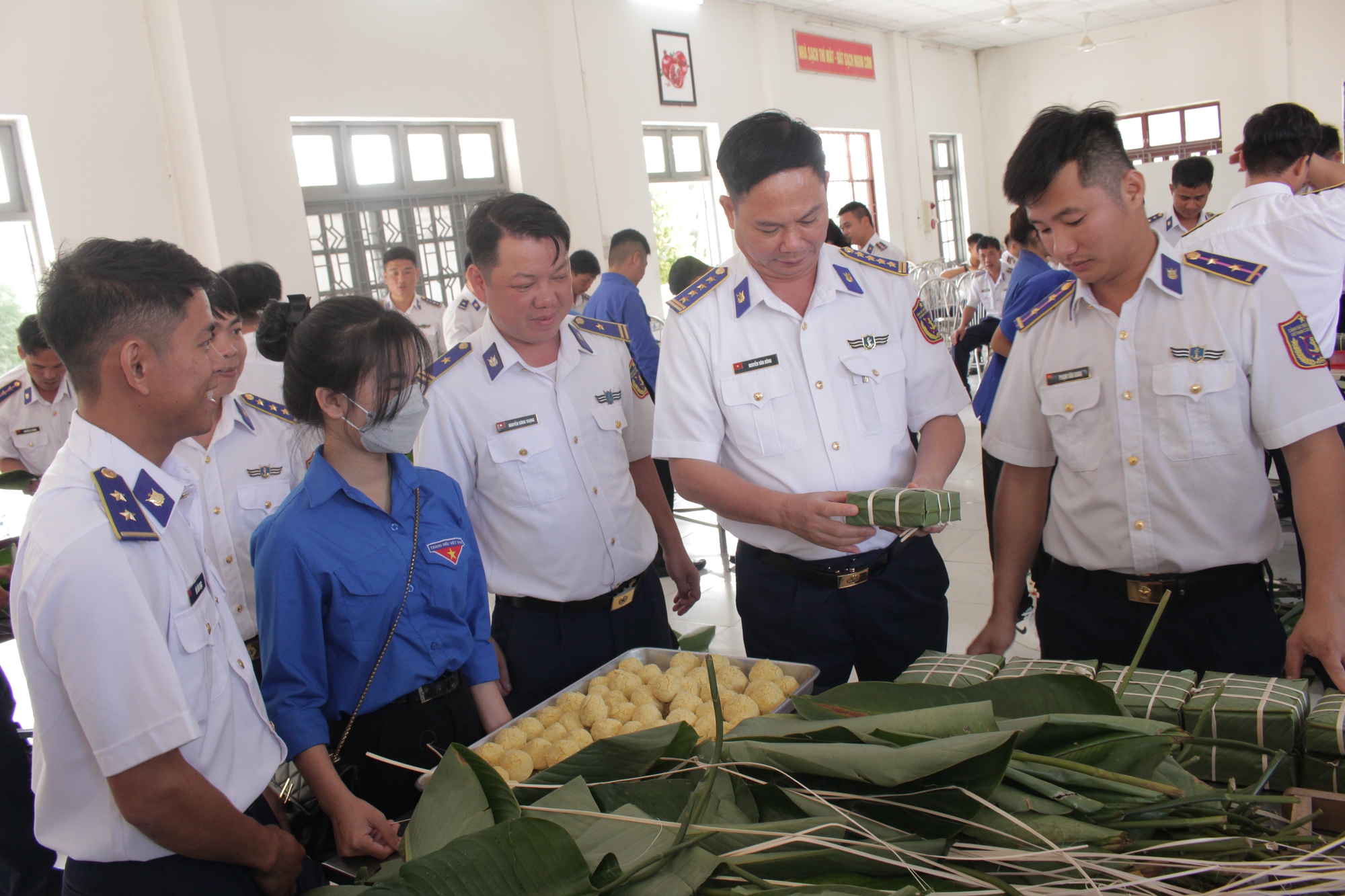 Cảnh sát biển ở Phú Quốc tranh tài gói bánh chưng xanh - Ảnh 5.