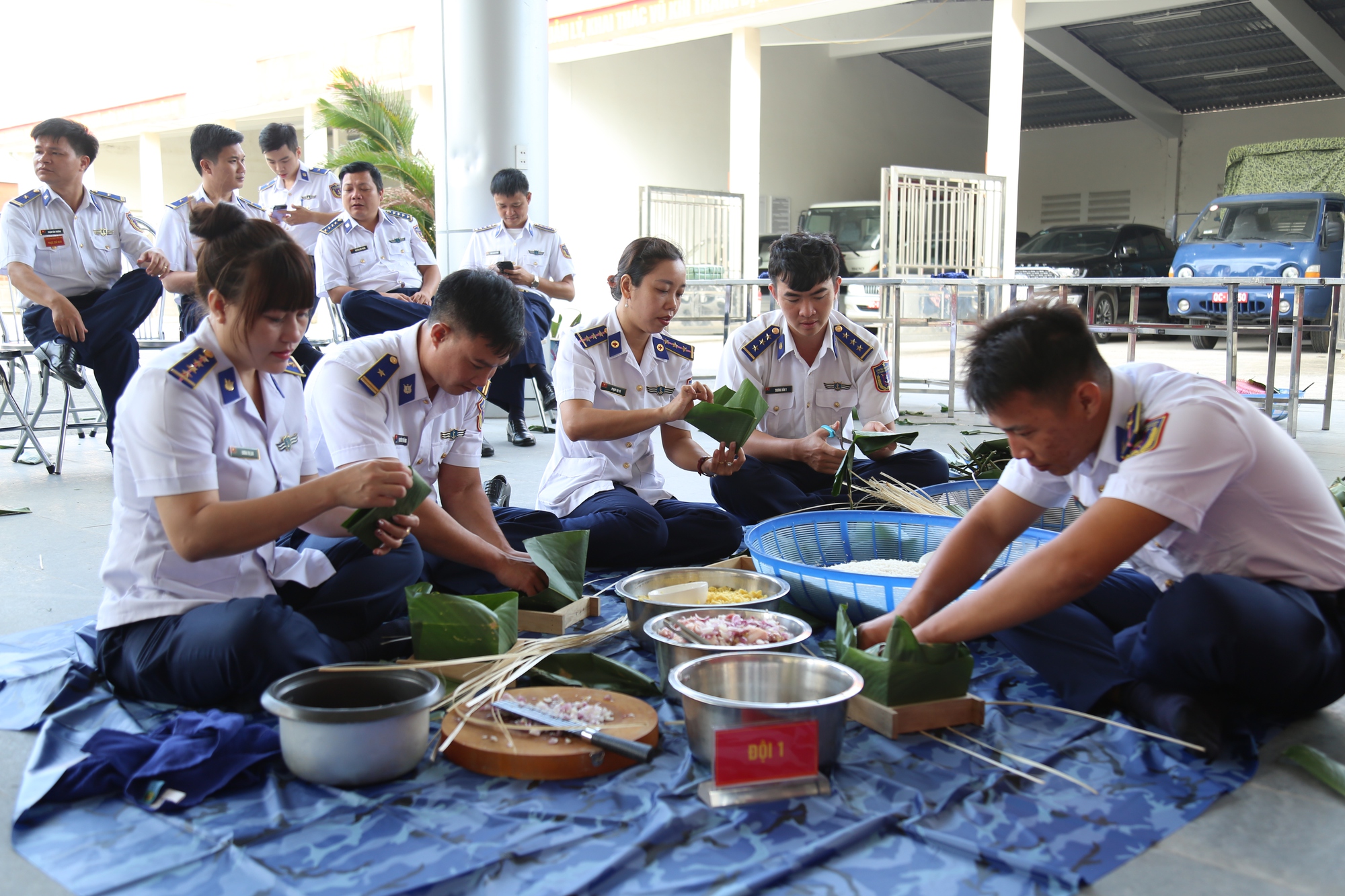 Cảnh sát biển ở Phú Quốc tranh tài gói bánh chưng xanh - Ảnh 7.