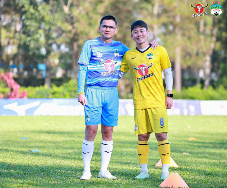 Bị VPF cấm cản vì đụng hàng, nhãn hàng Carabao có động thái gây chú ý - Ảnh 1. Bị VPF cấm cản vì đụng hàng, nhãn hàng Carabao có động thái gây chú ý - Ảnh 1.