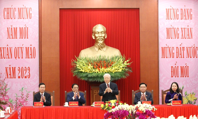 Tổng Bí thư Nguyễn Phú Trọng chúc Tết lãnh đạo, nguyên lãnh đạo Đảng, Nhà nước - Ảnh 2.