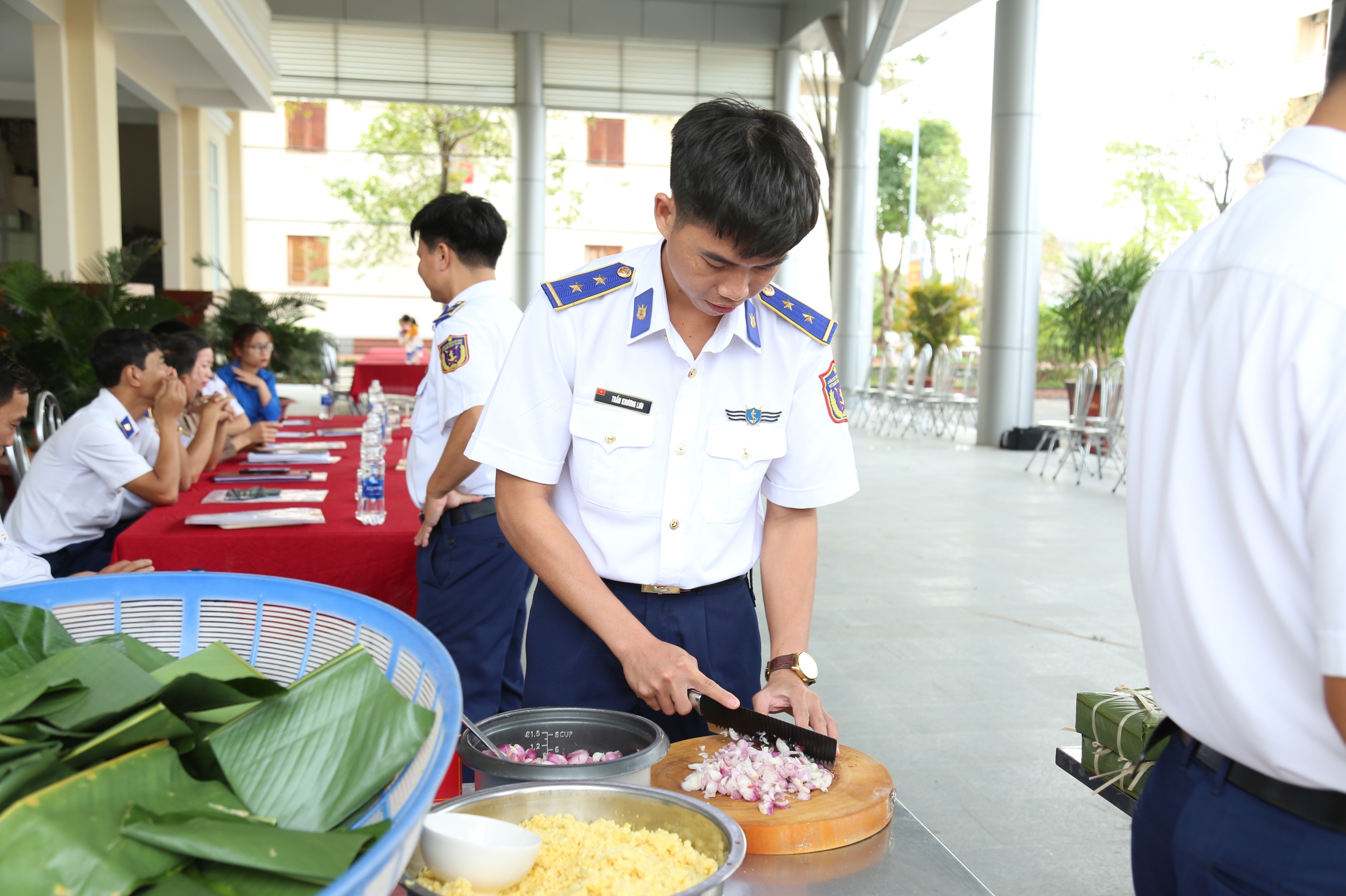 Cảnh sát biển ở Phú Quốc tranh tài gói bánh chưng xanh - Ảnh 10.