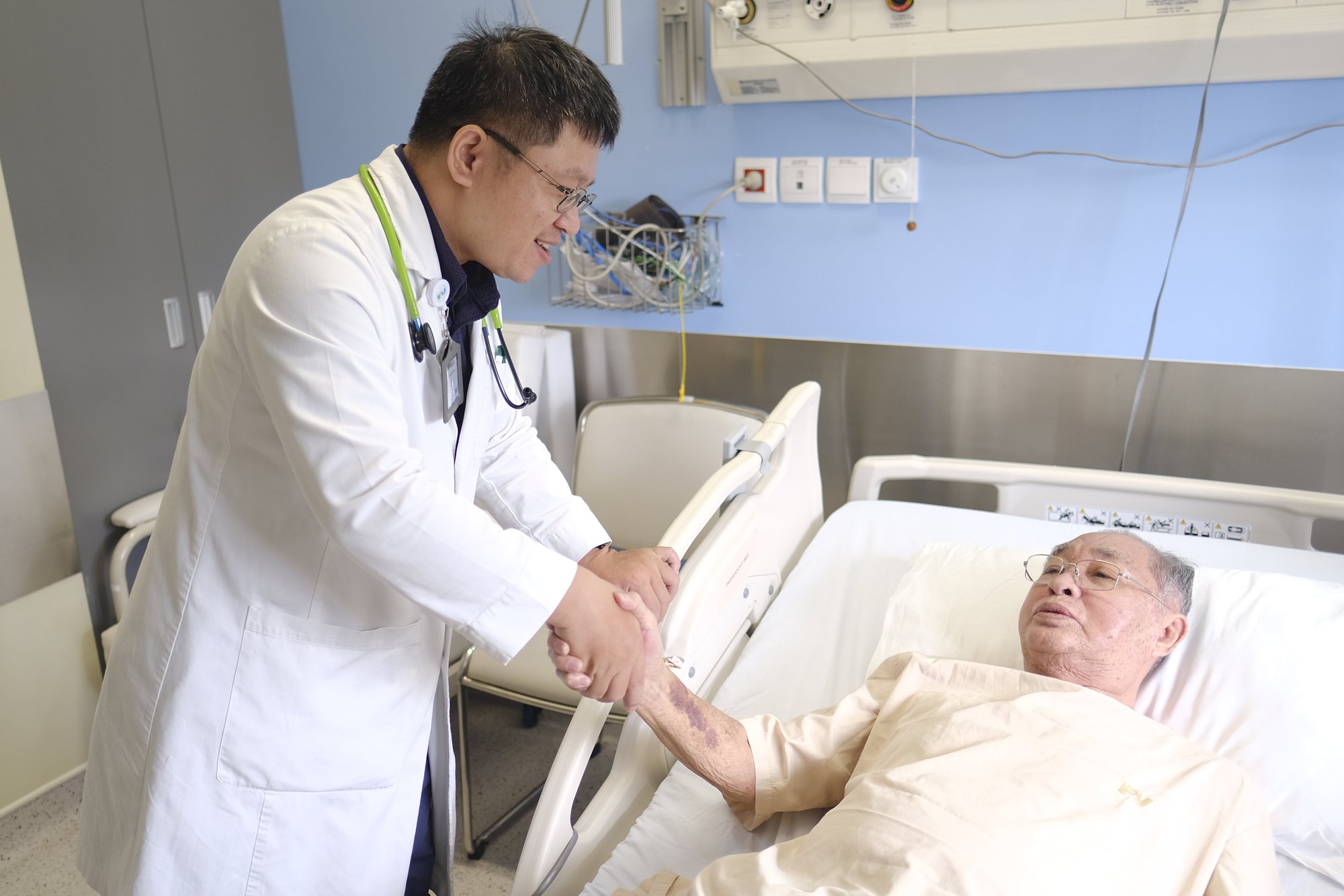 Chuyện của bác sĩ Hoàng Quang Minh - Ảnh 1. Chuyện của bác sĩ Hoàng Quang Minh - Ảnh 1.