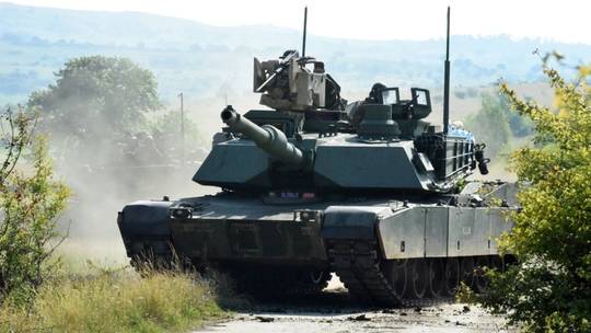Khủng hoảng Ukraine: Nga cảnh báo xe tăng của Mỹ, Đức - Ảnh 2.