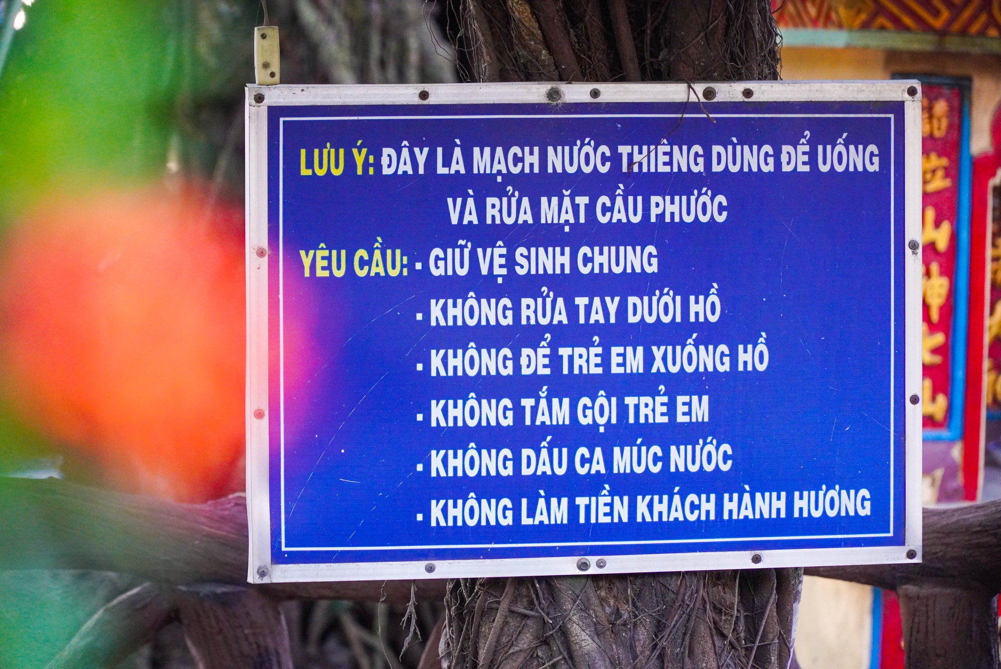 Bí ẩn dòng nước thiêng phun từ lòng đất - Ảnh 14.