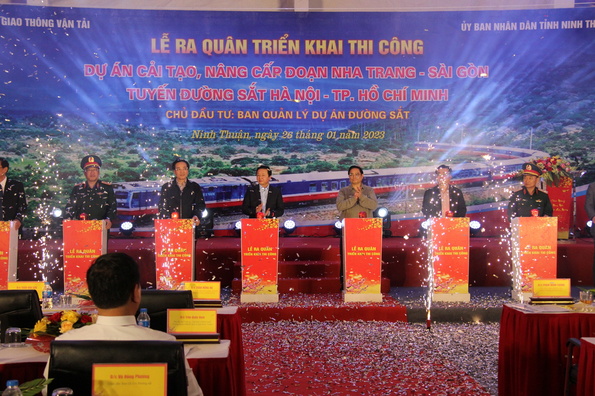 Thủ tướng phát lệnh thi công dự án đường sắt Nha Trang - Sài Gòn - Ảnh 1.