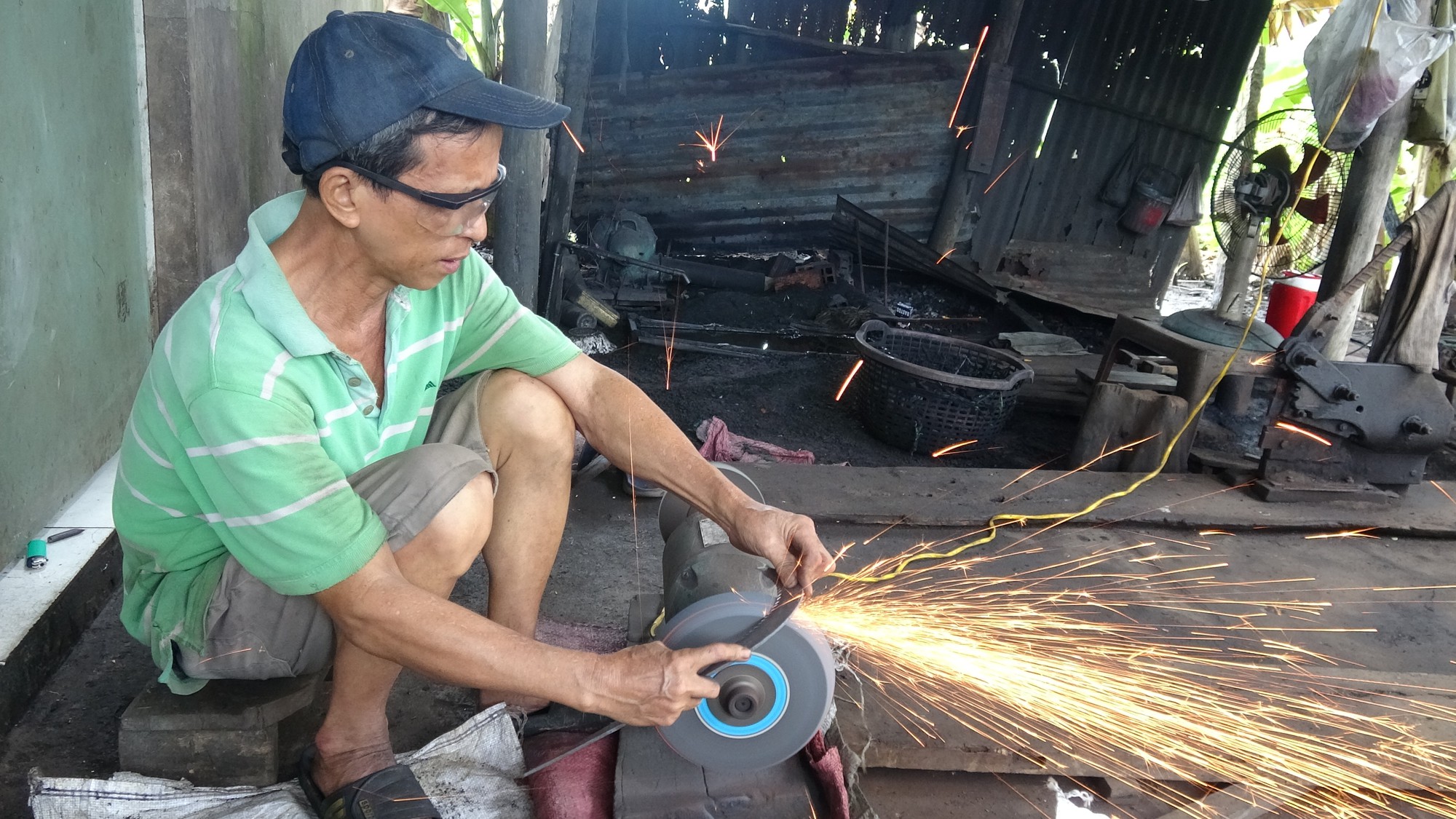 Những người thợ rèn cuối cùng ở Đồng Tháp  - Ảnh 4.