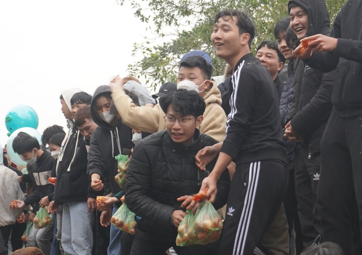 Cảnh Đánh nhau tưng bừng tại phiên chợ Chuộng độc nhất vô nhị ở xứ Thanh - Ảnh 6.