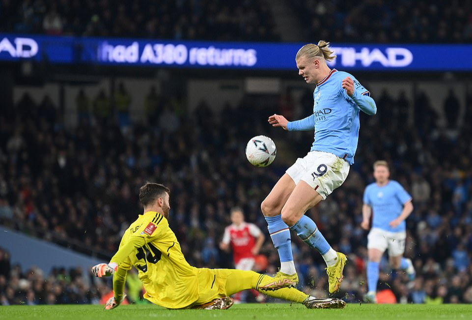 Hậu vệ lập công, Man City loại Arsenal ở vòng 4 FA Cup - Ảnh 2.